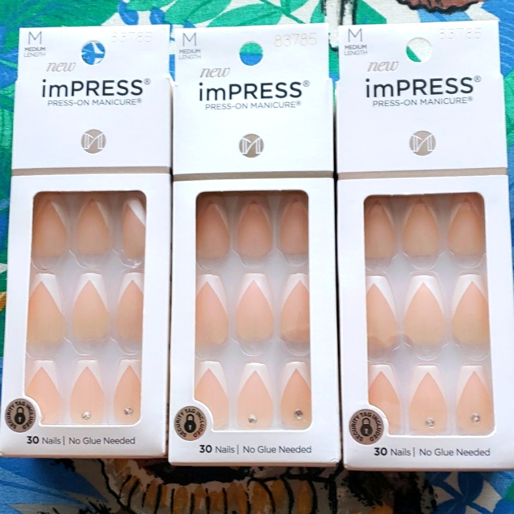 (4) French Press-On Nail Kits